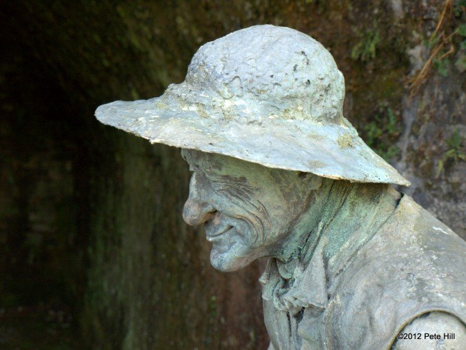 Sculpture of a worker