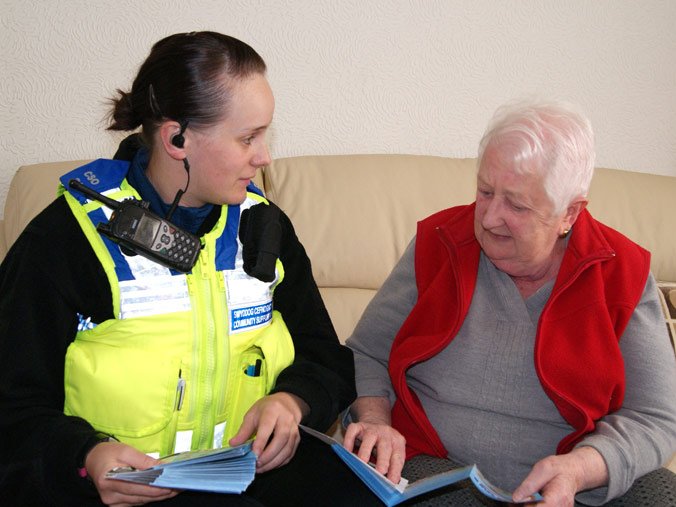 CSO Jo Powell with local Llanfoist resident Bonnie Russell.