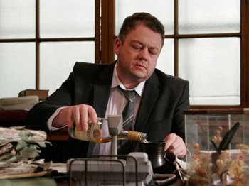 Simon Griffiths plays Governor Bentley